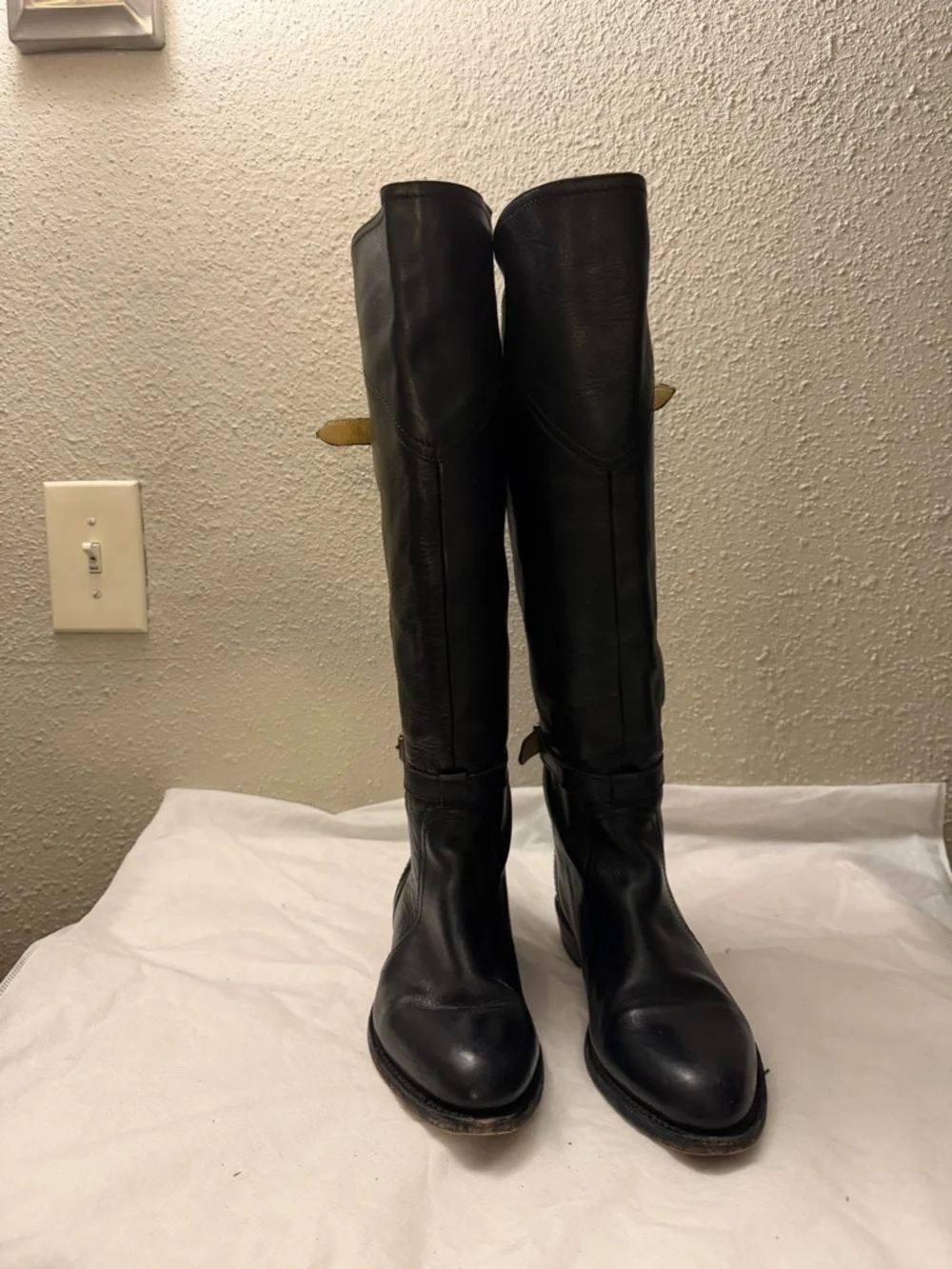 Frye black long Leather women boot, sz 7, pre-owned